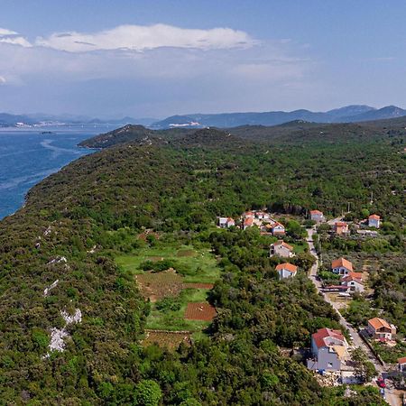 Lovely Apartment In Osobljava With Wifi Osobjava Exterior photo